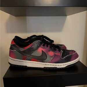 Men’s Nike Dunk Graffiti - Black and Pink
